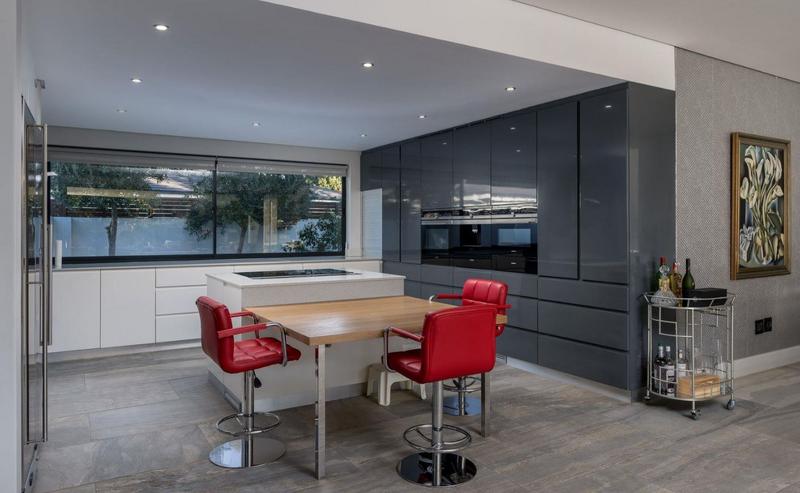 8 Bedroom Property for Sale in Somerset West Western Cape